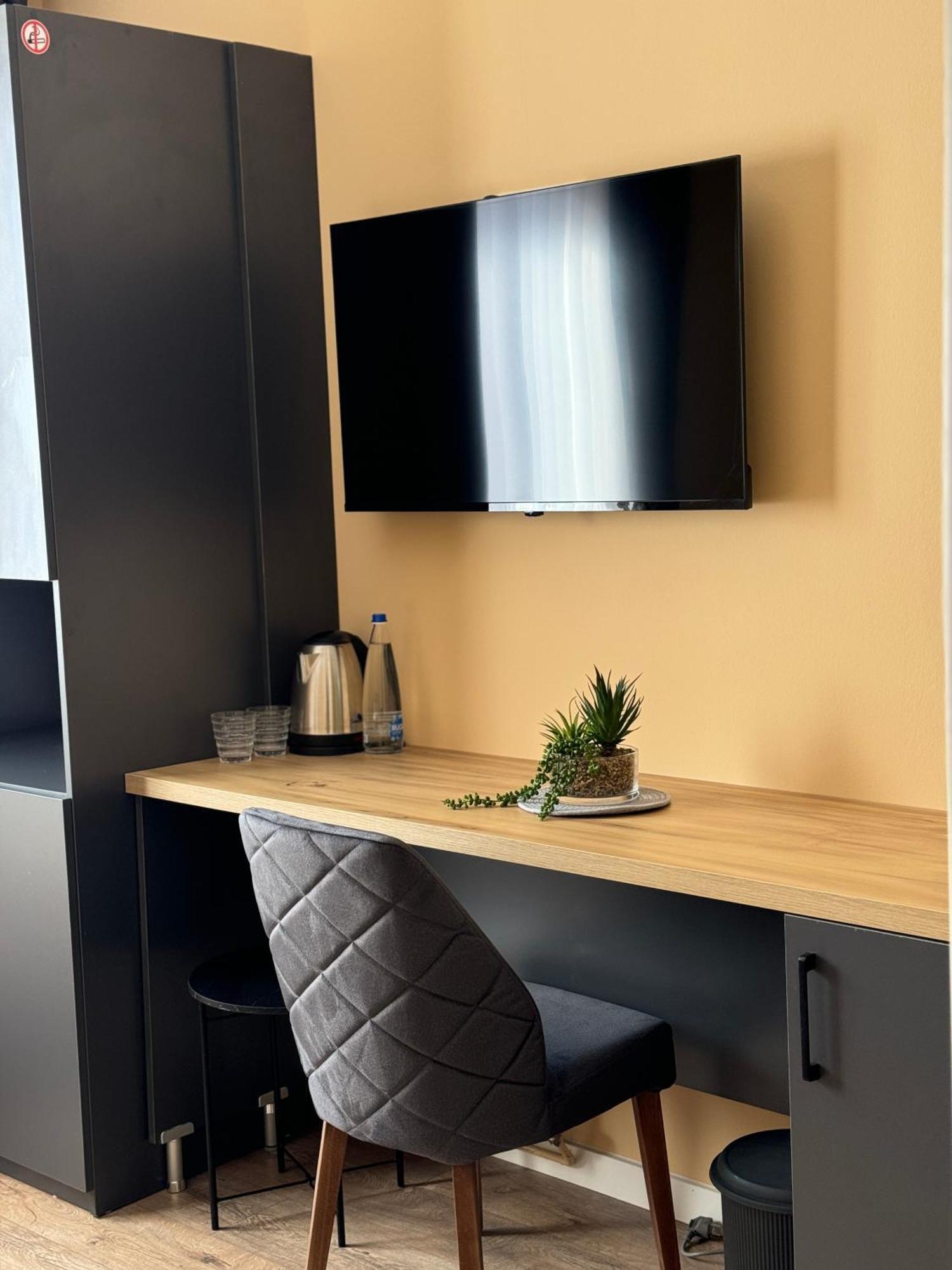 Midtown Prishtina Stays - Central Location Pristina Buitenkant foto