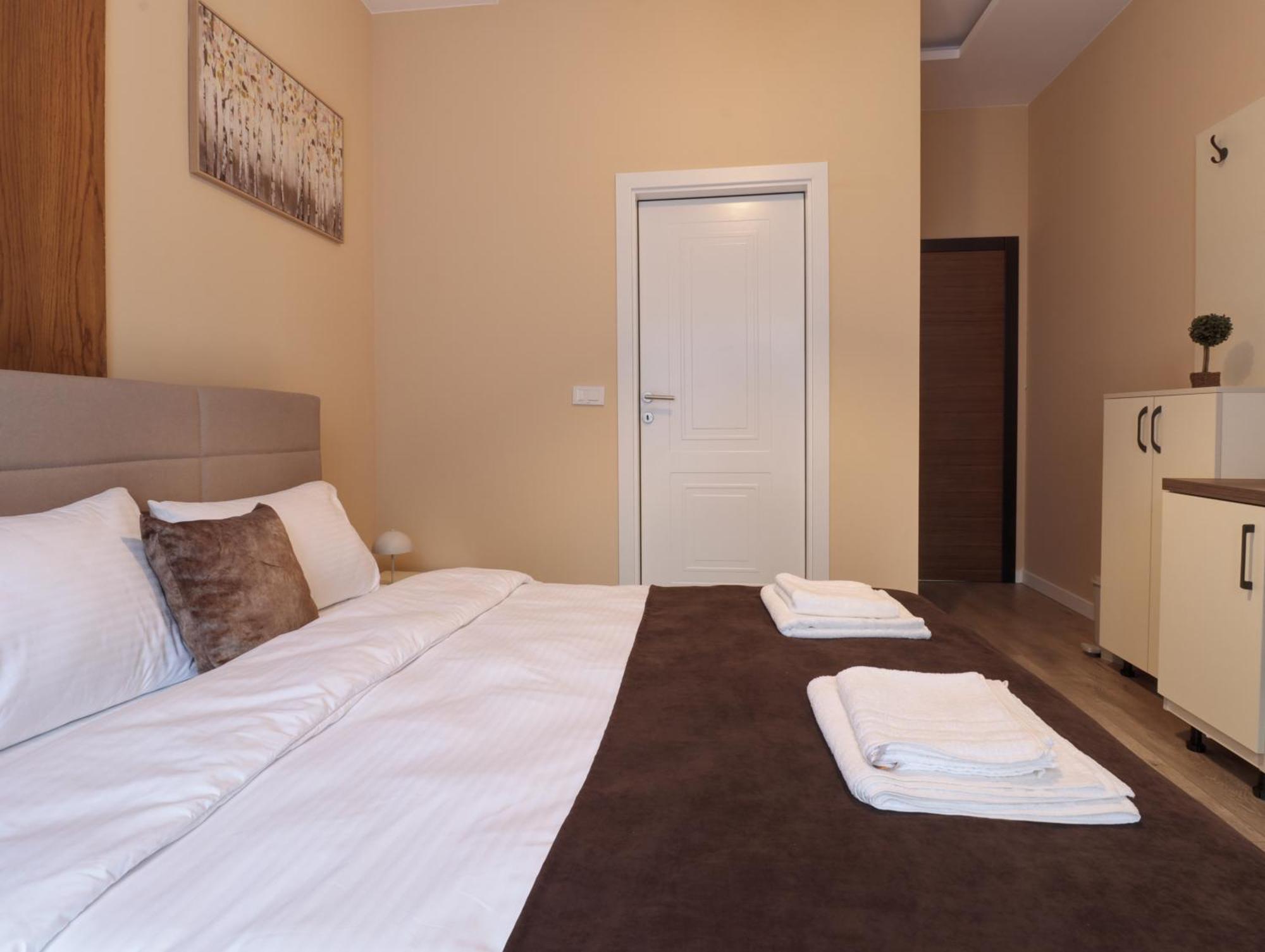 Midtown Prishtina Stays - Central Location Pristina Buitenkant foto