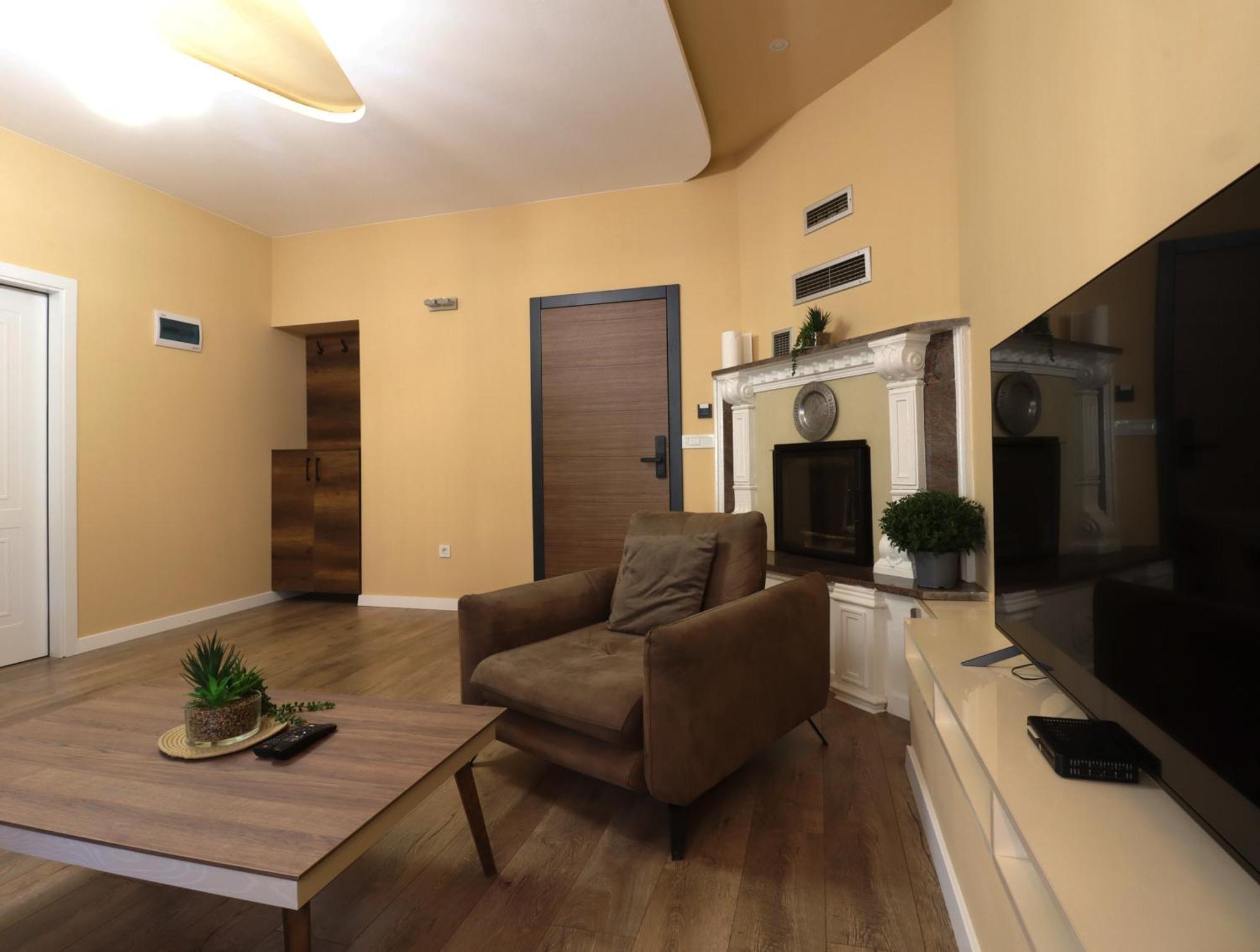 Midtown Prishtina Stays - Central Location Pristina Buitenkant foto