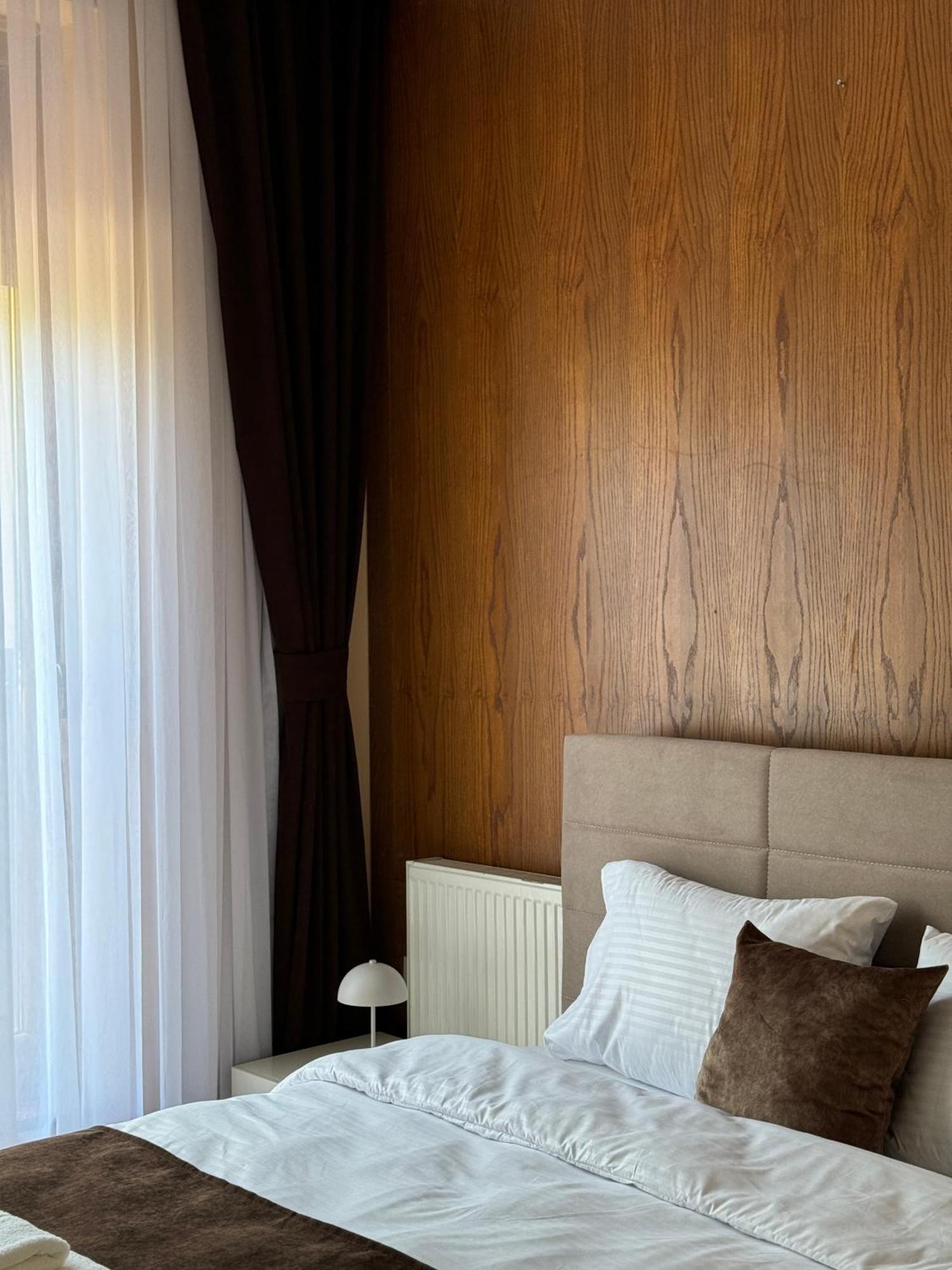Midtown Prishtina Stays - Central Location Pristina Buitenkant foto