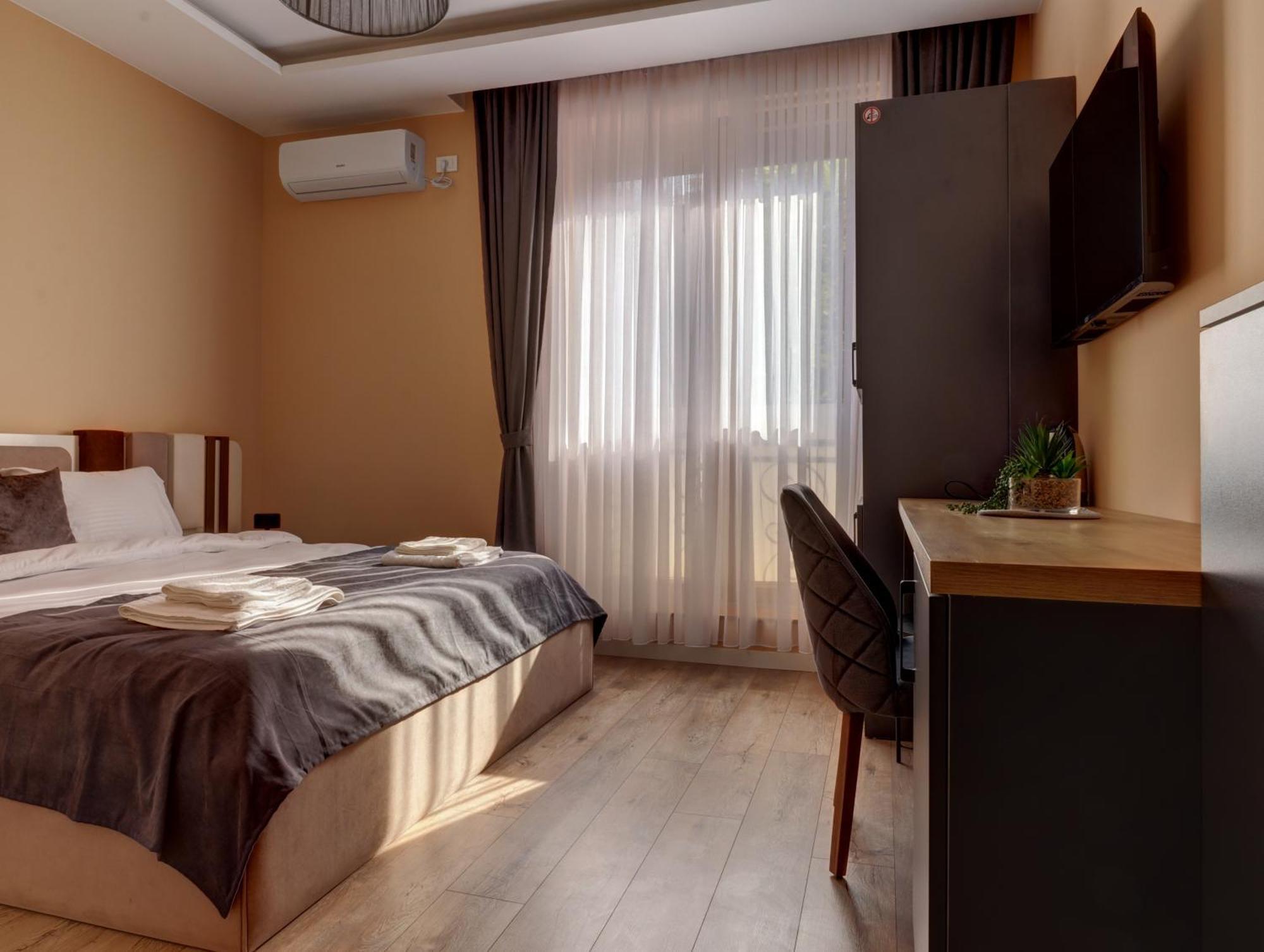 Midtown Prishtina Stays - Central Location Pristina Buitenkant foto
