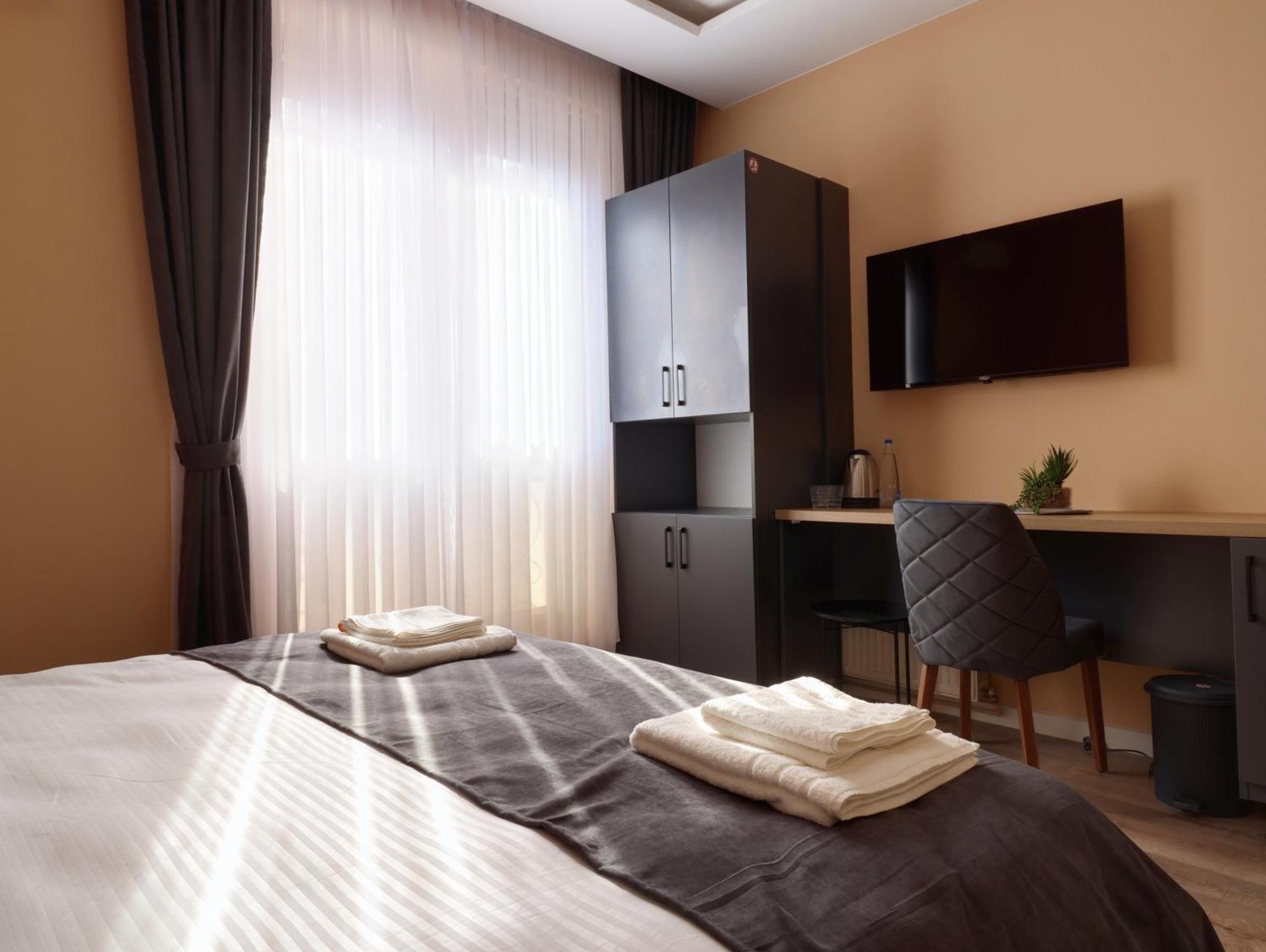 Midtown Prishtina Stays - Central Location Pristina Buitenkant foto