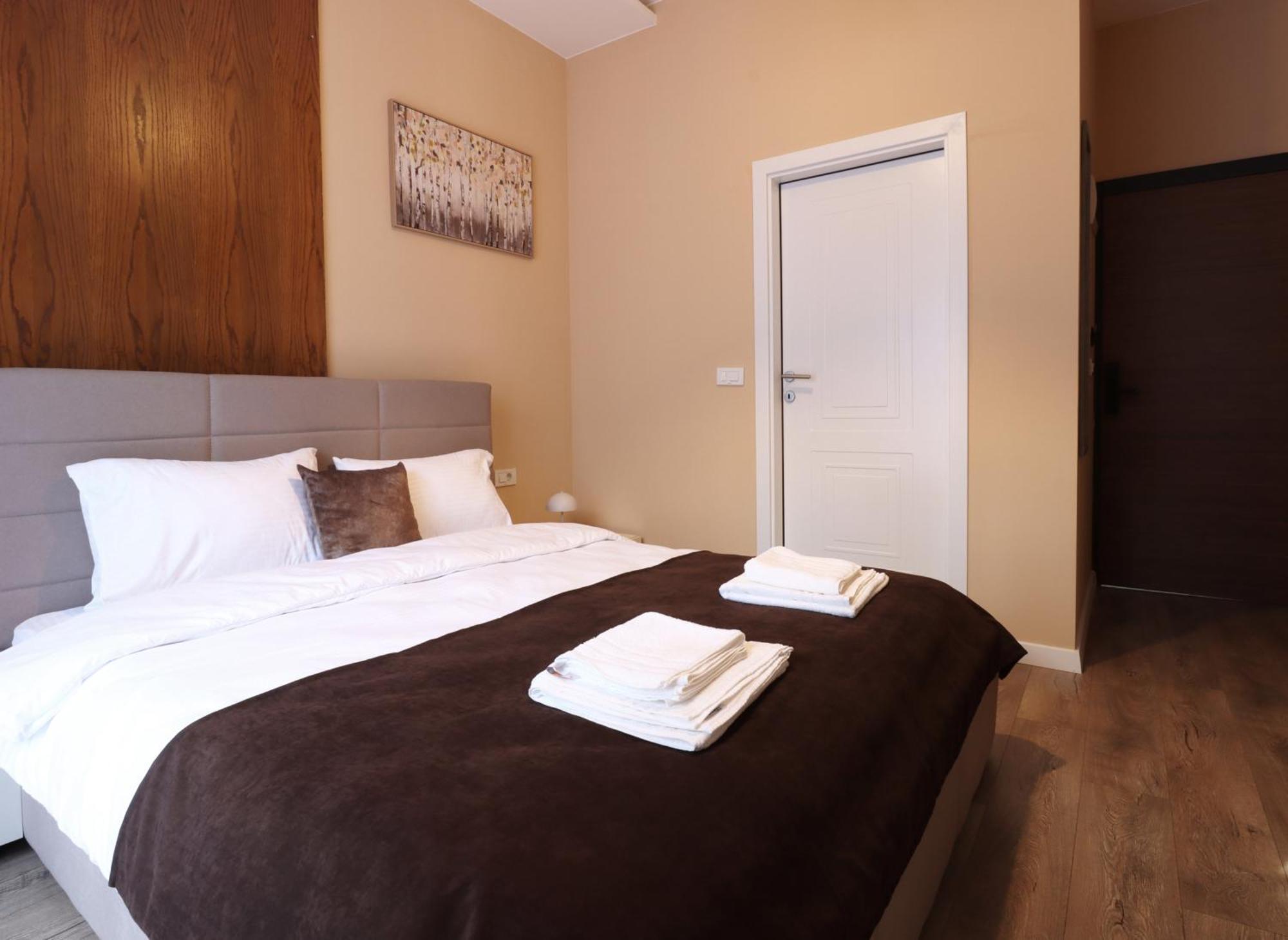 Midtown Prishtina Stays - Central Location Pristina Buitenkant foto