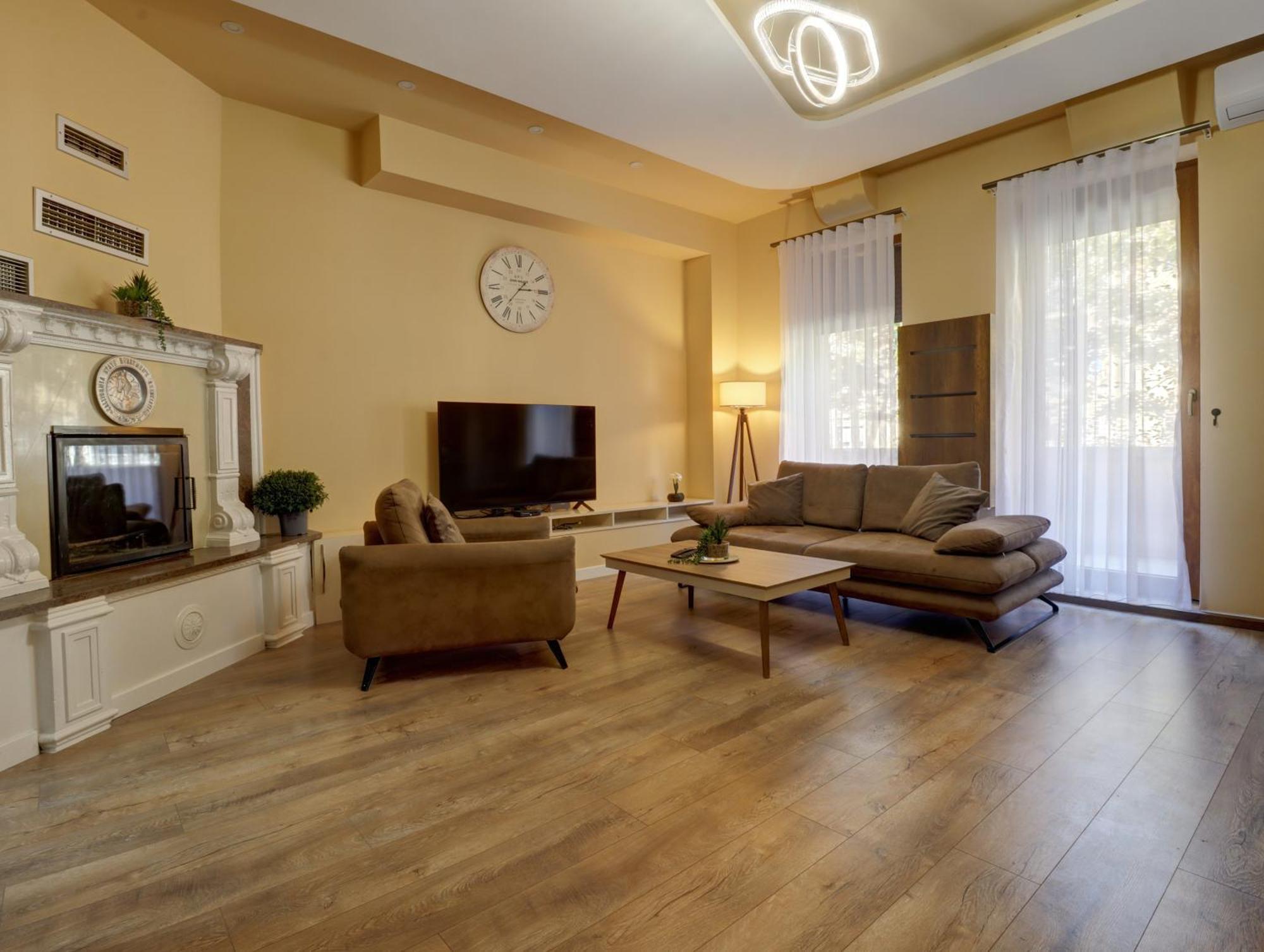 Midtown Prishtina Stays - Central Location Pristina Buitenkant foto