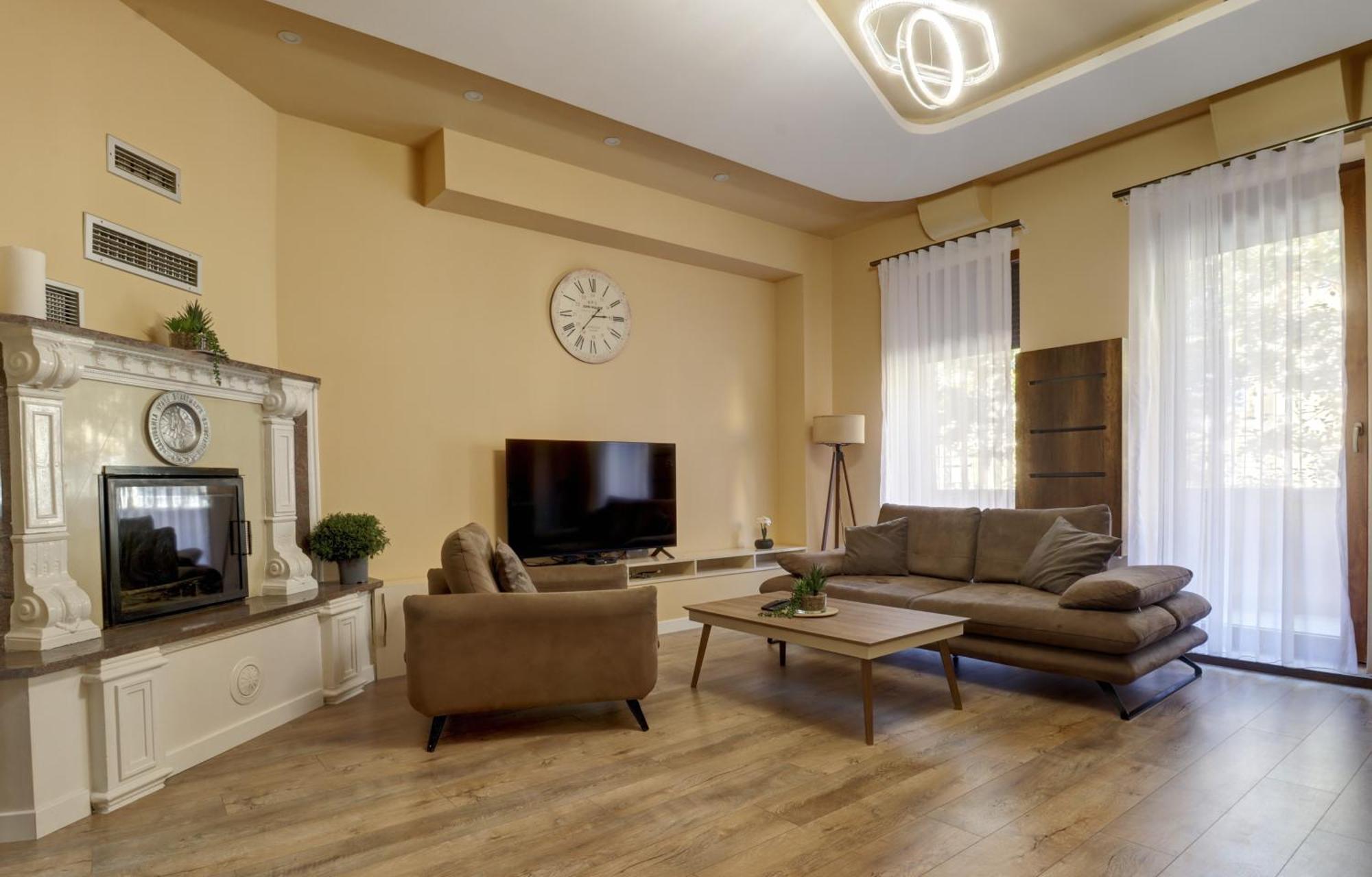Midtown Prishtina Stays - Central Location Pristina Buitenkant foto