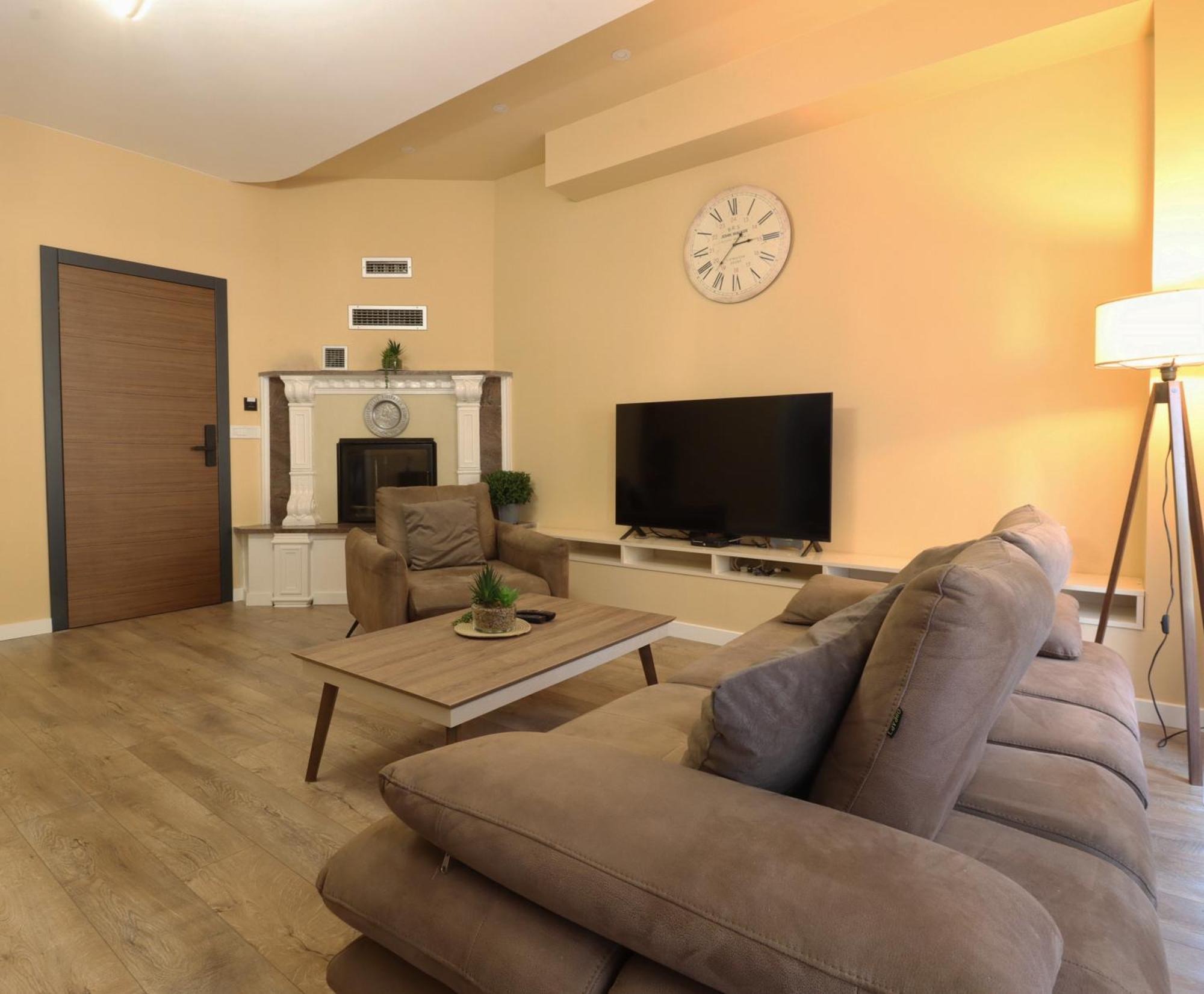 Midtown Prishtina Stays - Central Location Pristina Buitenkant foto