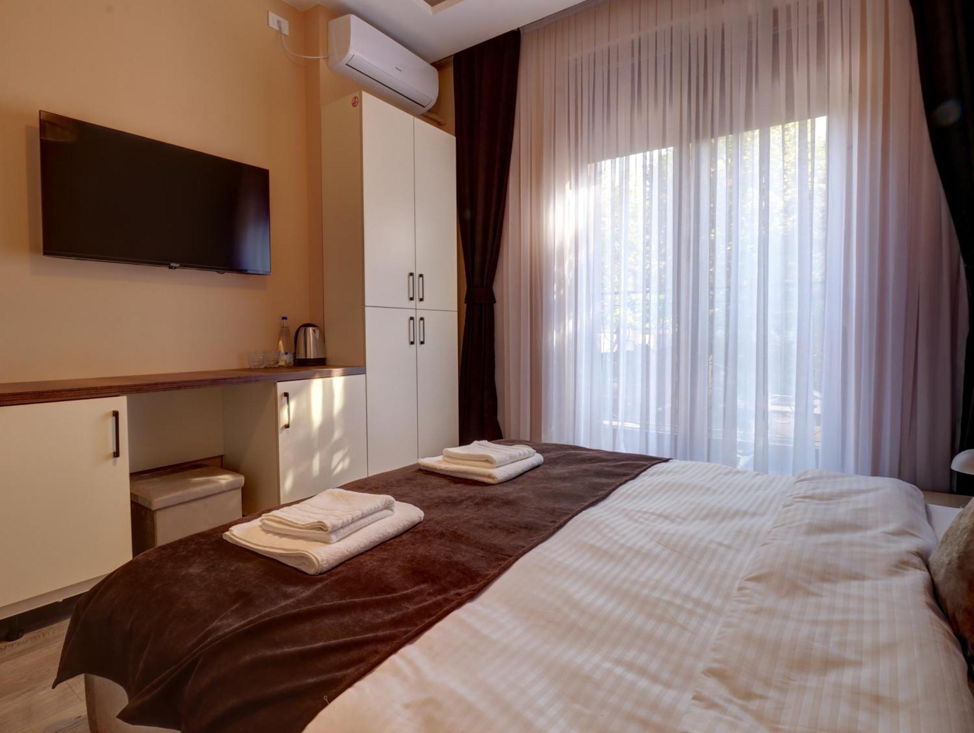 Midtown Prishtina Stays - Central Location Pristina Buitenkant foto