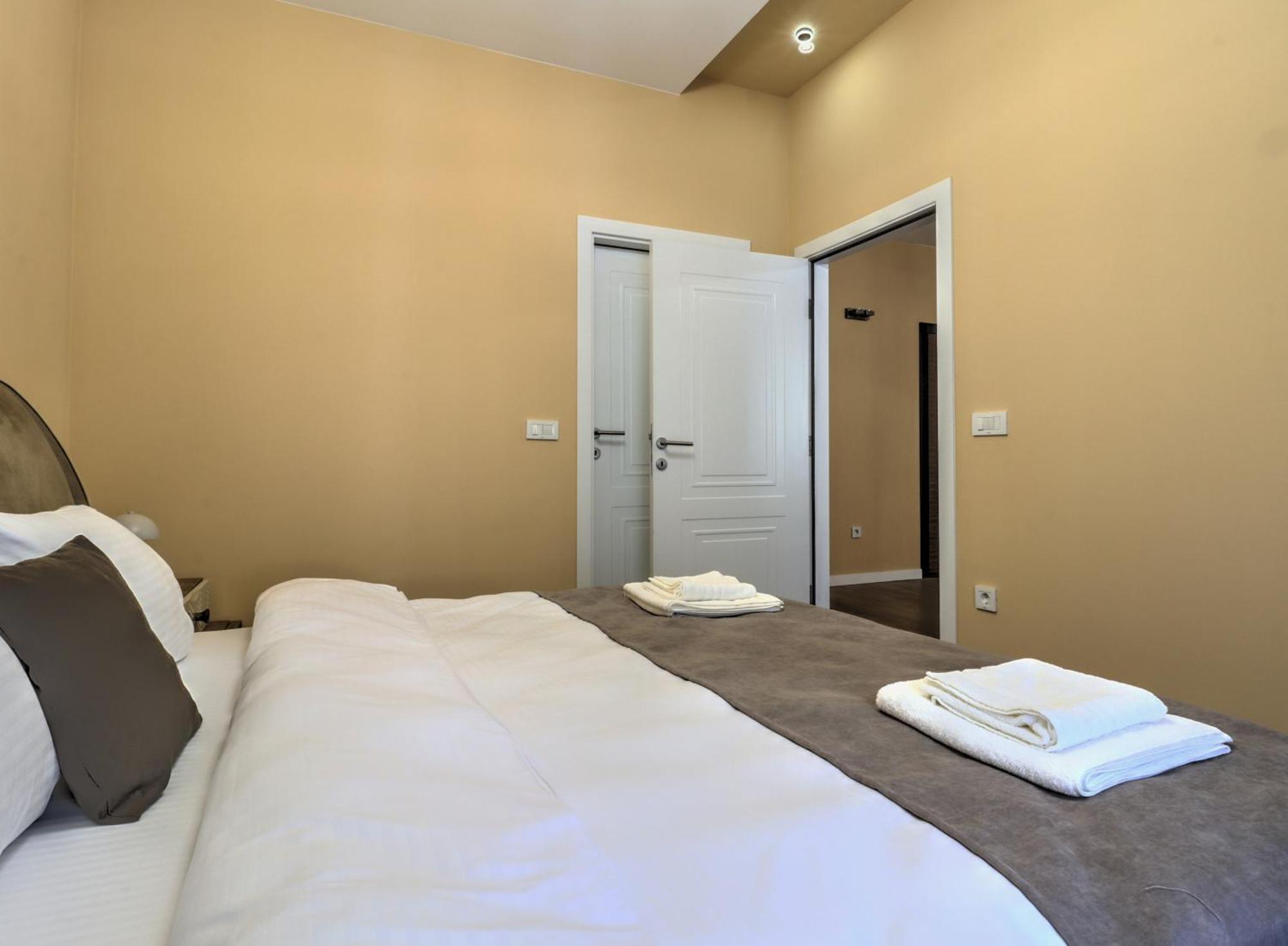 Midtown Prishtina Stays - Central Location Pristina Buitenkant foto